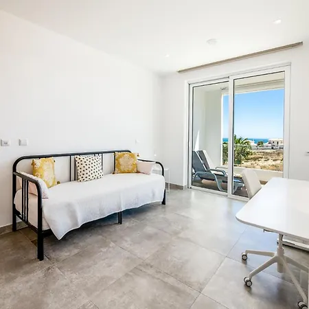 Apt. Seabreeze * Lagos