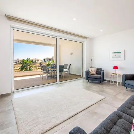 Apt. Seabreeze Apartment